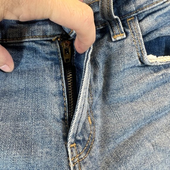 Old Navy Womens Size 6  Distressed Denim Blue Jean Shorts Rolled Cuff Hem Casual - Picture 3 of 7